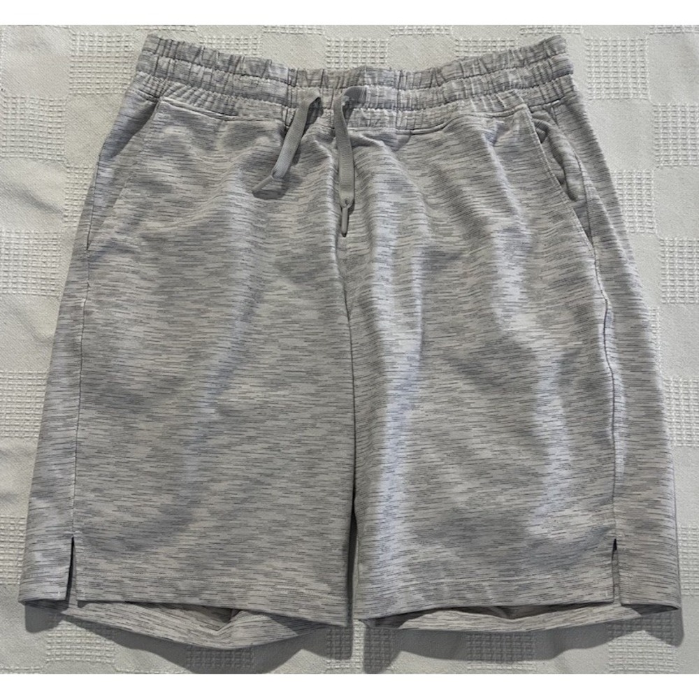 Mondetta Performance Luxury Women's Shorts, Medium White/Gray